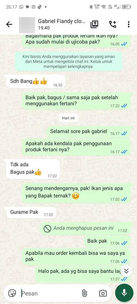 Tangkapan layar chat WhatsApp: penjual menanyakan hasil suplemen ikan Fertani, pembeli menjawab tidak ada kendala, bagus, dan ikannya gurame